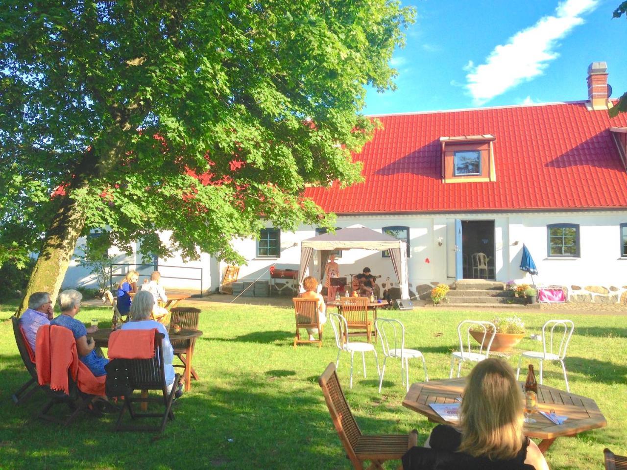 Tryde 1303 B&B Pa Oesterlen Tomelilla Exterior photo